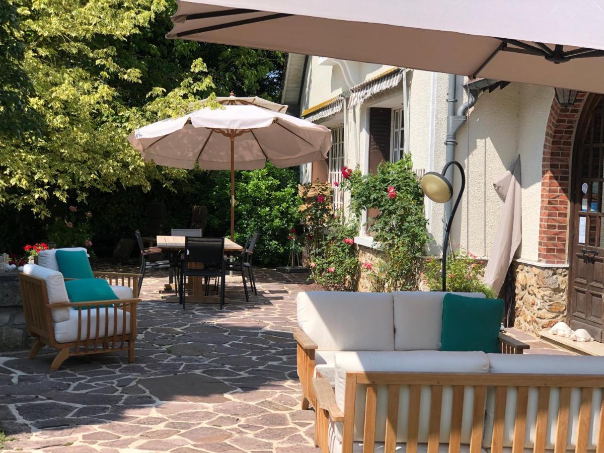 La Colliniere Hotel Sainte-Gemme-Moronval Exterior photo