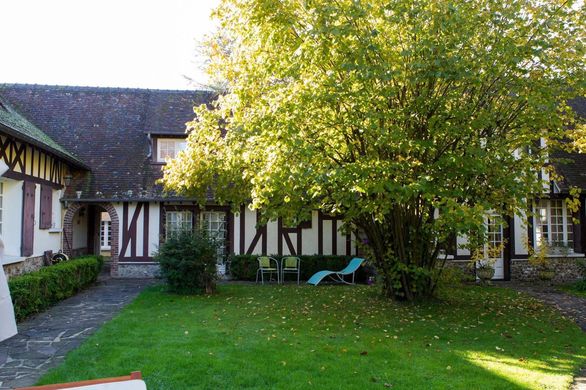 La Colliniere Hotel Sainte-Gemme-Moronval Exterior photo